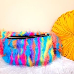 Multi-colored Faux Fur Fanny Pack♥️♥️♥️♥️♥️♥️♥️